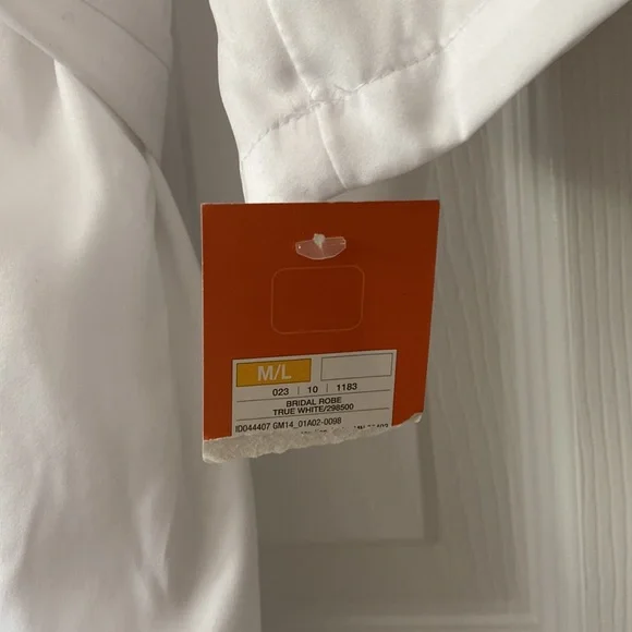 “Bride” Robe - Picture 3 of 4